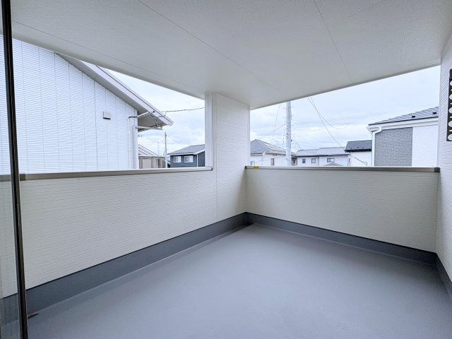新築戸建・新築建売　福島市笹谷字塗谷地【長期優良住宅】笹谷小・信陵中のバルコニー|インナーバルコニーは天候に左右されずに、プライベートな空間でくつろぎや洗濯物干しに最適！