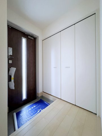 新築戸建・新築建売　福島市笹谷字塗谷地【長期優良住宅】笹谷小・信陵中の玄関|玄関収納付きなので玄関がすっきりした状態を保てます！