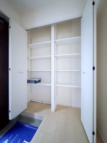 新築戸建・新築建売　福島市笹谷字塗谷地【長期優良住宅】笹谷小・信陵中の収納|可動棚付きなので物の大きさによって高さを変えられるので便利！
