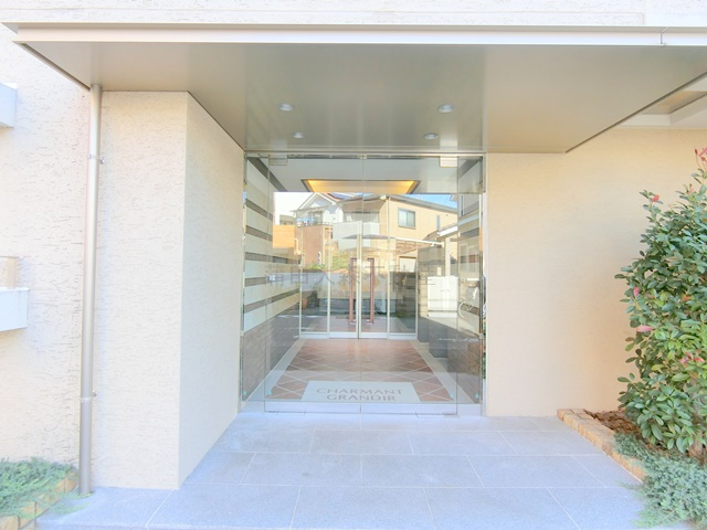 CHARMANT　GRANDIRのエントランス