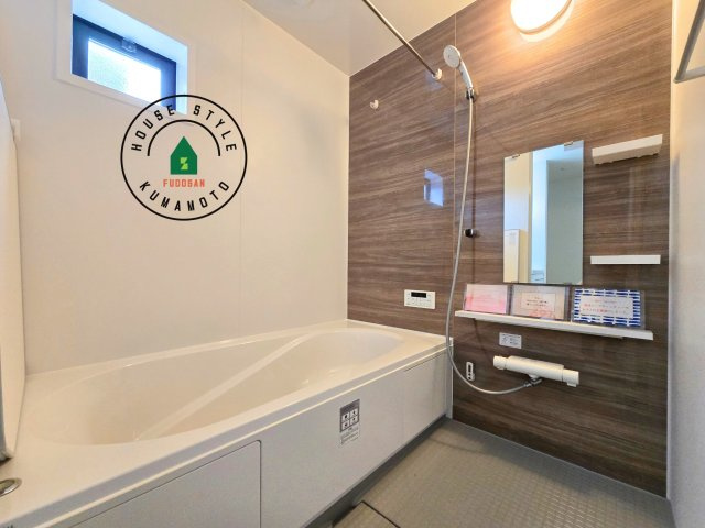 熊本市北区楠1丁目第3₋2棟(2号棟)の浴室|1日の疲れを癒してくれる広々バスルーム。雨の日のお洗濯にも大活躍な浴室乾燥機付です！