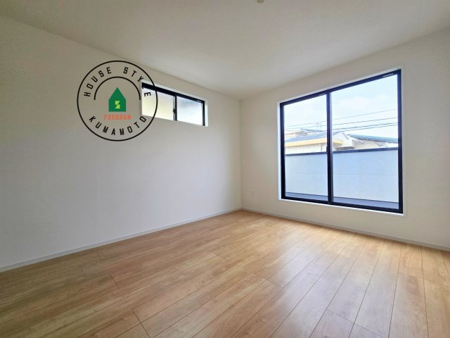 熊本市北区楠1丁目第3₋2棟(2号棟)の寝室|主寝室には収納力に優れたクローゼットがありますので、お部屋もすっきり片付きます。