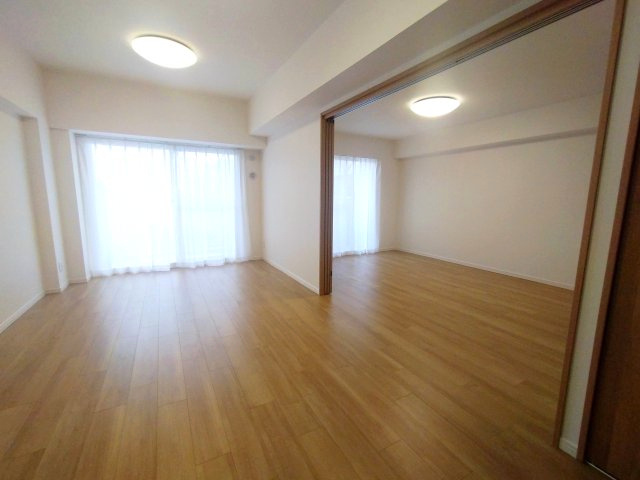 メゾン横浜能見台A棟の居間・リビング|おしゃれなリビングです