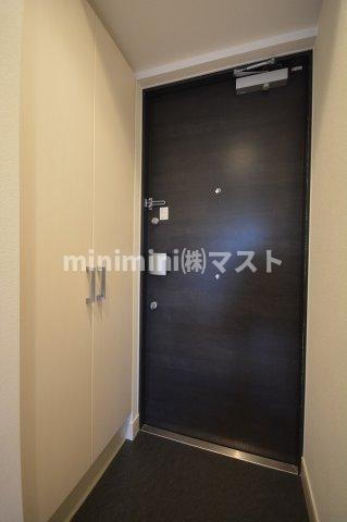 プレサンス難波セレクトの玄関