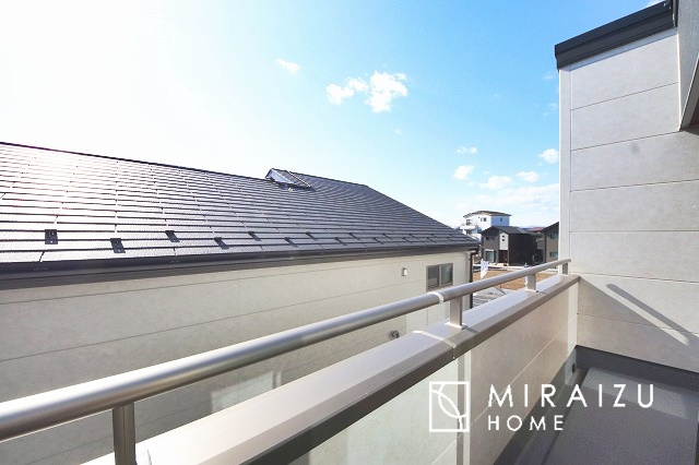 【その他】 | 浴室乾燥機はとても早く乾くパワフル乾燥機。普段の入浴後のカビ防止に10分だけ回していただければ清潔浴室を保てます。冬寒い日の入浴や、小さいお子様、ご年配のご両親様との入浴の際には、浴室を温めておけます