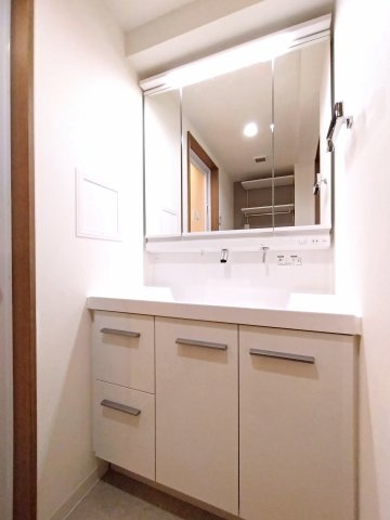 藤和ライブタウン横浜神大寺A棟の独立洗面台|独立洗面化粧台付き