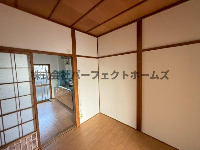 緑町マンションの洋室|落ち着いた色調の洋室です