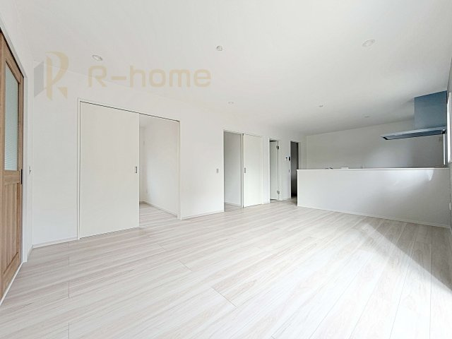 取手市井野9期　新築戸建て　1号棟の居間・リビング|広々としたLDK♪充分な広さがあり、ご家族でインテリアのレイアウトを考えるのも楽しみですね！