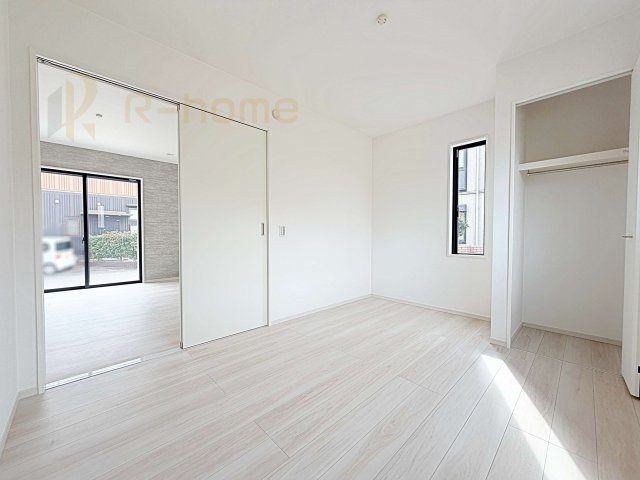 取手市井野9期　新築戸建て　1号棟の洋室|1階洋室はゲストルーム、キッズスペースとしても利用可能♪
開放してリビングと繋げればゆとりの大空間！