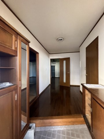 竹原町戸建ての玄関