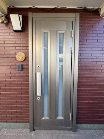 竹原町戸建ての玄関