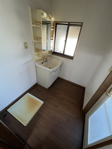 竹原町戸建ての洗面所