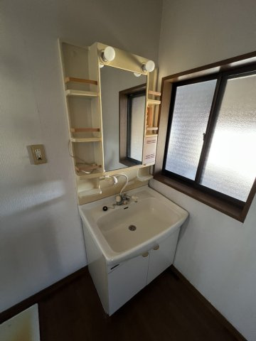 竹原町戸建ての独立洗面台