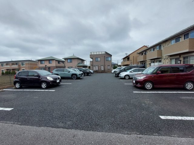 グレイス鷺沼台Bの駐車場