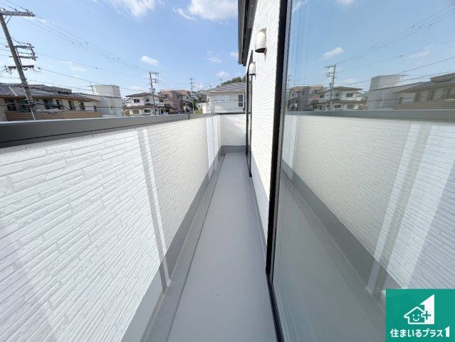 宝塚市中山桜台　第1期　新築一戸建てのバルコニー|ワイドバルコニーは洗濯物を干すスペースが広いのでご家族が多くても安心！