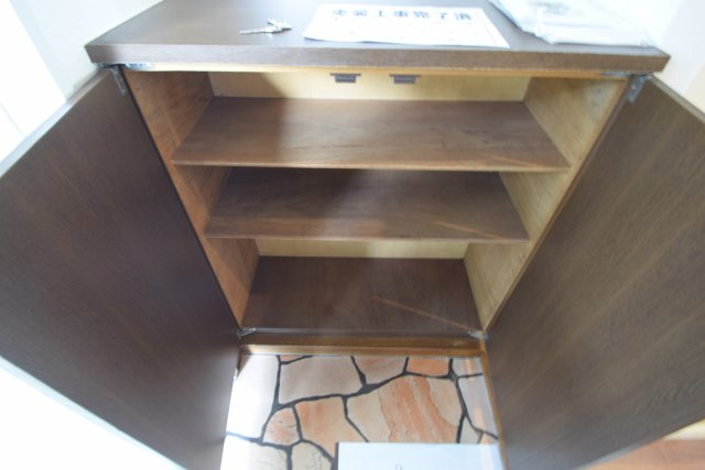 ロイヤルコート　壱番館の収納|玄関収納