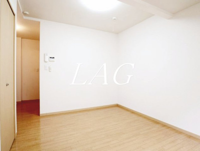 【居間・リビング】 | プリムローズ | 洋室のお部屋です。