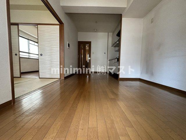 グラマシー立売堀の居間・リビング