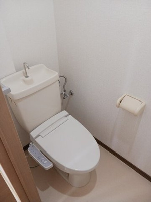 【トイレ】 | コーポサンシャイン | コンパクトで使いやすいトイレです