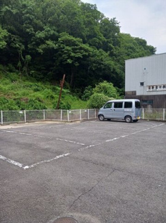 【駐車場】 | コーポサンシャイン | 駐車場完備です