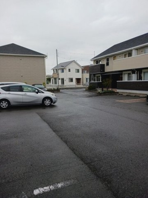 【駐車場】 | アヴニール　Ⅱ | 車をお持ちの方に嬉しい駐車場付きの物件です