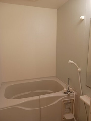 【浴室】 | アヴニール　Ⅱ | きれいなお風呂です