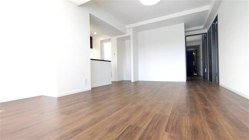 コスモ井土ヶ谷グランヒルズ九号棟の洋室|広々とした洋室です