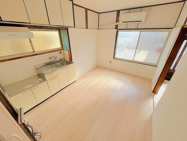 tomi企画貸家(焼山中央)の居間・リビング