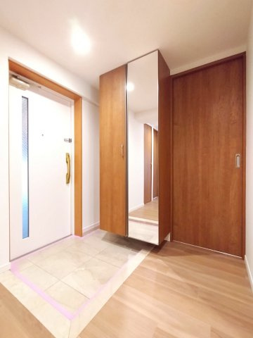 サングレイス小机の玄関|明るい玄関です