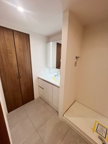 ランドコム横濱富岡の独立洗面台|使いやすい独立洗面台です