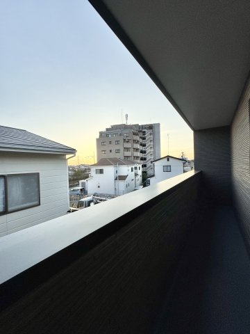 中央区入野町のバルコニー|バルコニーは陽当り＆通風ともに良好！洗濯物がよく乾きそうです！　