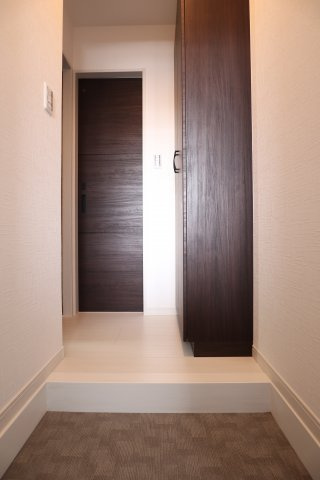 KARIN明石南の玄関