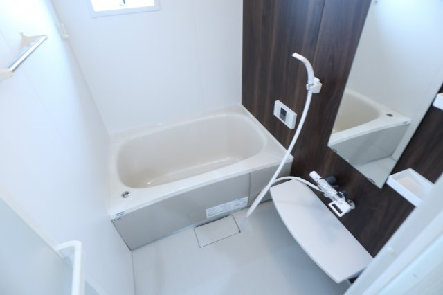 KARIN明石南の浴室