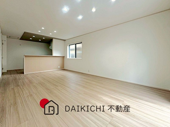 【居間・リビング】 | 行田市持田2丁目　新築戸建　全15棟　4号棟