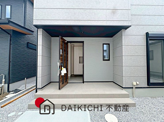 【玄関】 | 行田市持田2丁目　新築戸建　全15棟　4号棟