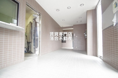 【ロビー】 | フォレストマンション | 落ち着いたロビー