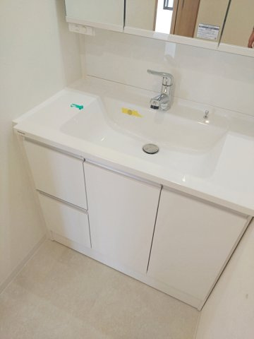 ダイアパレス聖蹟桜ヶ丘の洗面所|スペースが確保できる洗面所です