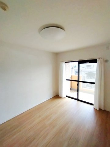 ダイアパレス聖蹟桜ヶ丘の洋室|明るい洋室です