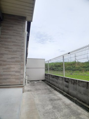 【庭】 | ヴェリテ・ヴィラージュ | お庭でゆったりと過ごせます