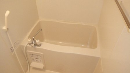 第3エーデルハイムの浴室|給湯付きのお風呂です