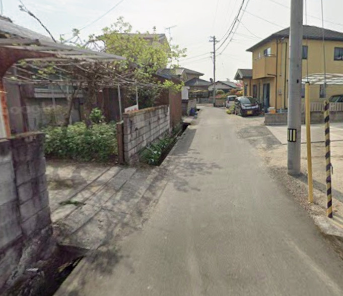 北内町3丁目　売土地の前面道路含む現地写真
