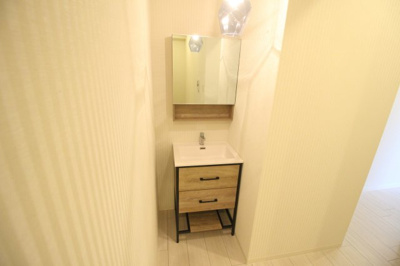 【洗面所】 | レーヴ文の里レジデンス | 8階玄関洗面台