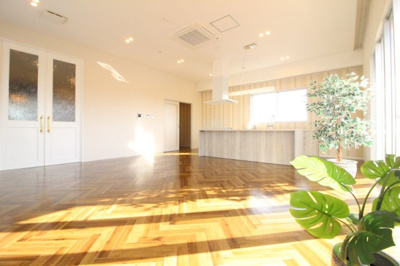 【居間・リビング】 | レーヴ文の里レジデンス | 26.7帖LDK