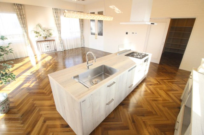 【キッチン】 | レーヴ文の里レジデンス | アイランドキッチン