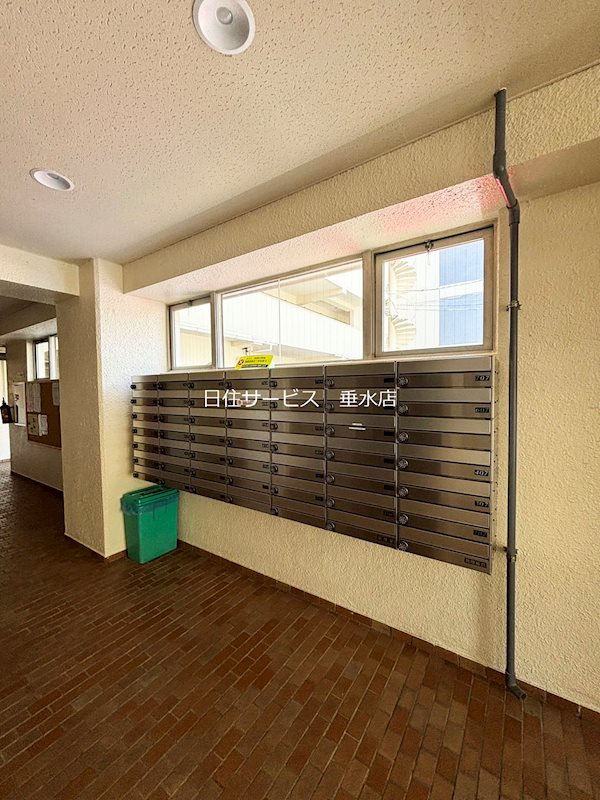 メゾン舞子ショアーの外観|ダイヤル式のメールボックス♪