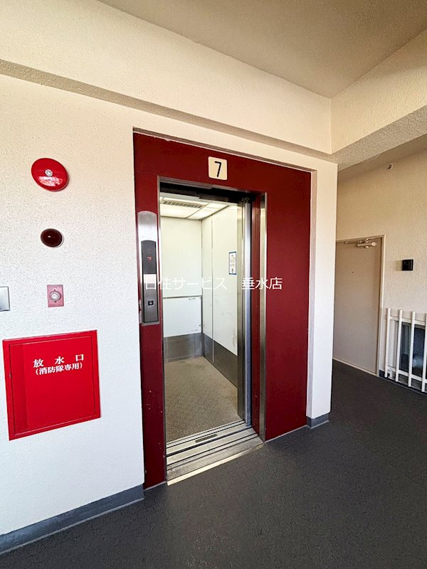 メゾン舞子ショアーの外観|エレベーター1基ございます♪