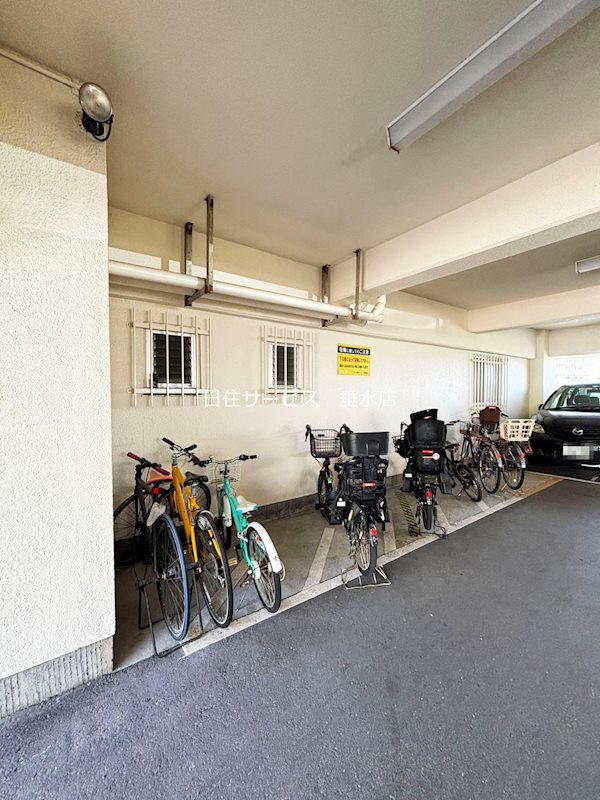 メゾン舞子ショアーの外観|フリー区画の駐輪場♪