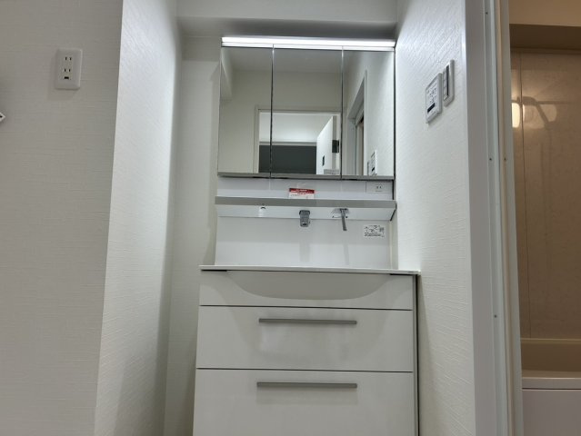 メゾン舞子ショアーの独立洗面台|使いやすい独立洗面台です