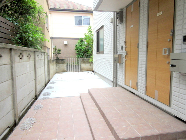 ＶＩＬＬＡ　ＰＡＤＯＶＡのエントランス|★物件玄関前★