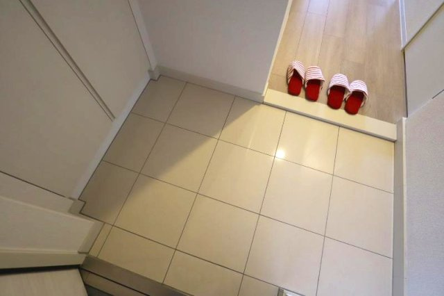 コンフォリア江坂の玄関